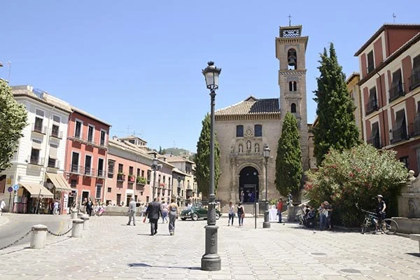 donde alojarse en granada
